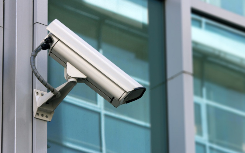 安裝監(jiān)控攝像頭